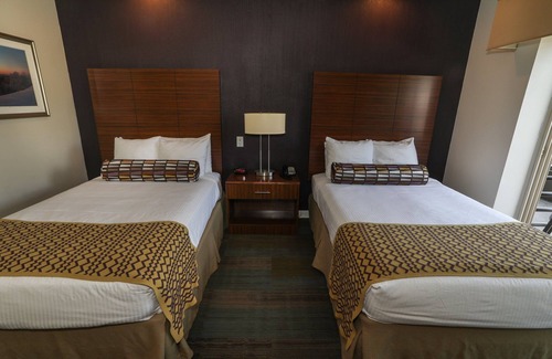 Fairfield Cabina | Mountain Lodge Retreat | Balcony + Ski Access