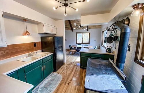 Alma Apartamento | Mountain Escape | Hot Tub, Trails, Pet-Friendly