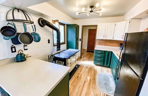 Alma Apartamento | Mountain Escape | Hot Tub, Trails, Pet-Friendly