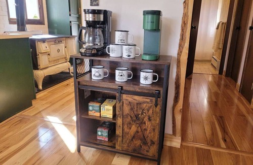 Alma Apartamento | Mountain Escape | Hot Tub, Trails, Pet-Friendly