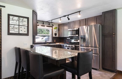 Black Hawk Cabina | Mountain lodge w/creekside sauna and patio w/ fire pit - Casinos nearby!
