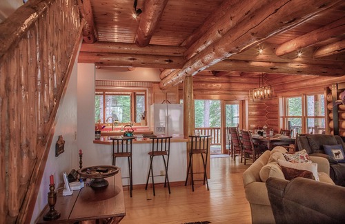 Carbondale Casa | Mountain Log Cabin in private neighborhood on Crystal River w/ On Site Fishing