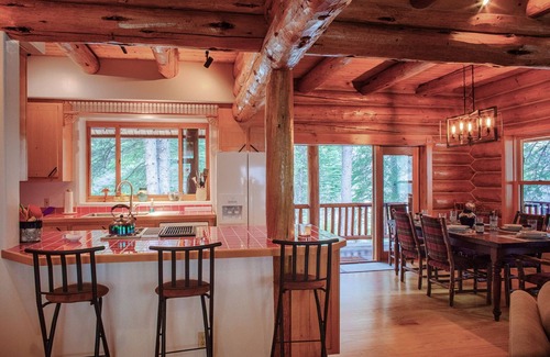 Carbondale Casa | Mountain Log Cabin in private neighborhood on Crystal River w/ On Site Fishing
