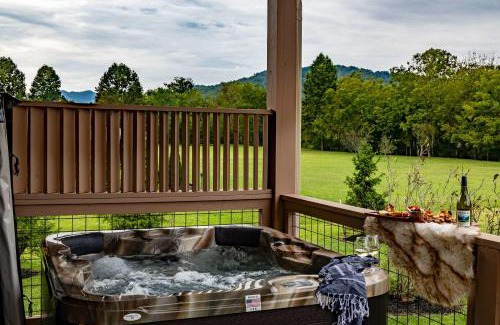 Gatlinburg - Pigeon Forge Casa | Mountain Luxury Private Resort Style Amenities
