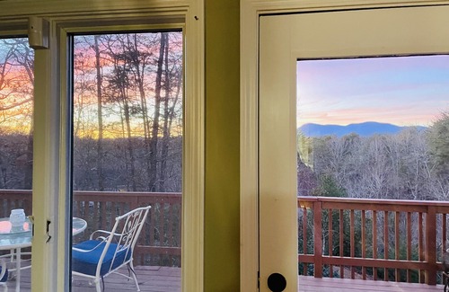 Dahlonega Casa | Mountain Magic in the Heart of Wine Country!