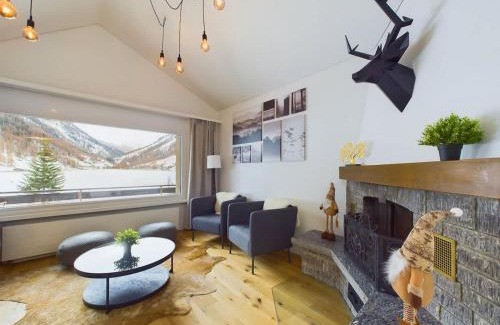 Taesch Apartamento | Mountain Majesty Apartment with Stunning Views