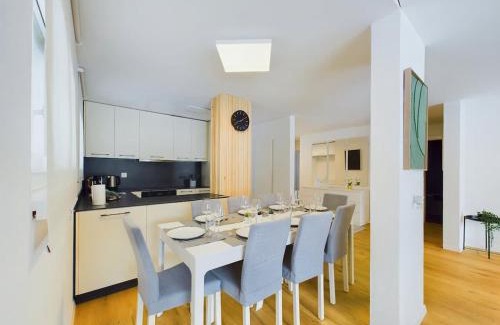 Taesch Apartamento | Mountain Majesty Apartment with Stunning Views