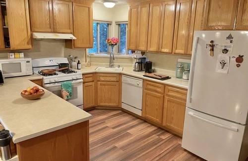 Glencoe Casa | Mountain Meadow View Retreat