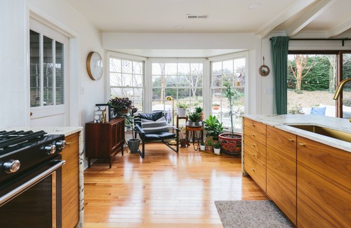 Canton Casa | Mountain Midcentury Stunner w/ Blue Ridge Views + Hot Tub + Fire Pit