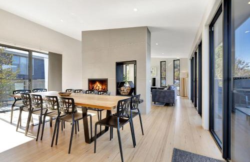 Bright Casa | Mountain Mist Retreat - 6 Bedrooms