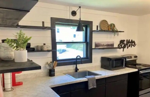 Coudersport Cabina | MOUNTAIN MODERN CABIN