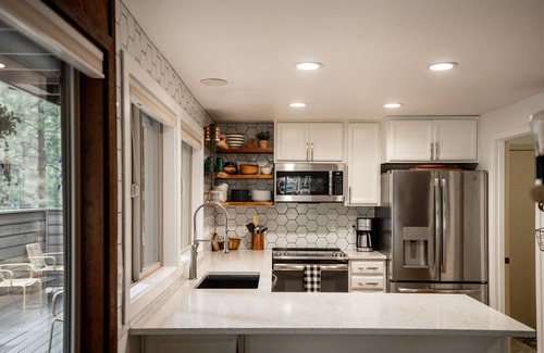 Black Butte Ranch Casa | Mountain Modern Retreat at Black Butte Ranch – 4BR/3BA w/Loft & Deck
