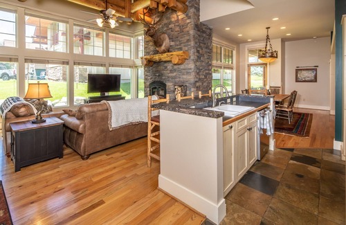 Big Sky Meadow Village Chalet De Esquí | Mountain Modern Townhome