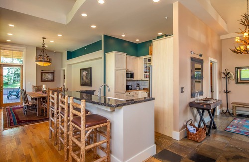 Big Sky Meadow Village Chalet De Esquí | Mountain Modern Townhome
