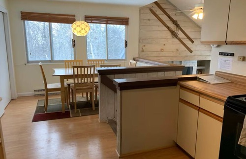 Campton Condominio | Mountain Oasis: 3-Bedroom plus Loft with Resort-Style Amenities. Pet Friendly!
