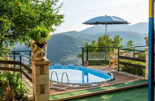 Lepreo Apartamento | Mountain Oasis - Pool & Playground near Neda Falls