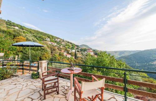 Lepreo Apartamento | Mountain Oasis - Pool & Playground near Neda Falls