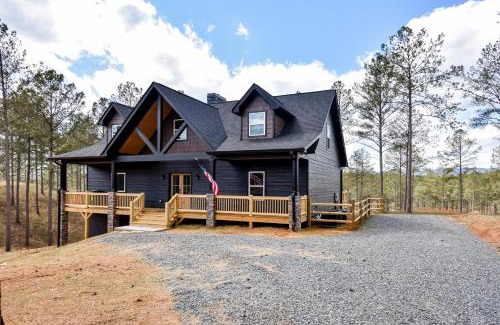 Ellijay Casa | Mountain Peak Lodge: Where Games and Views Meet