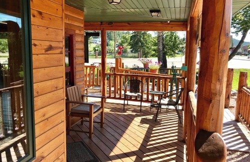 Hill City Cabina | Mountain Peaks Inn, OLD BALDY MTN SUITE, Downtown Hill City