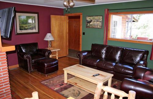 Estes Park Casa | Mountain Pine Cabin by Rocky Mountain Resorts- #20NCD0296