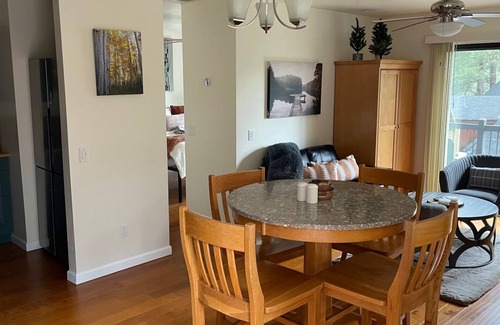 Kachina Village Cabaña | Mountain Pines Cottage Guest House over Garage on Quiet Cuddle Sac with Hot Tub
