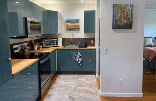 Kachina Village Cabaña | Mountain Pines Cottage Guest House over Garage on Quiet Cuddle Sac with Hot Tub
