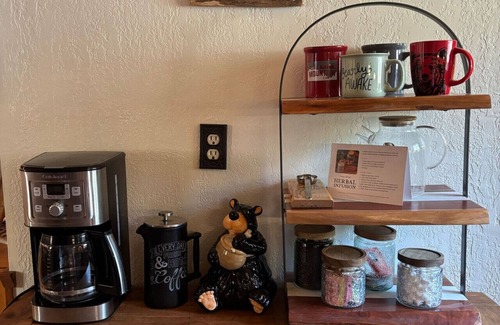 Wrightwood Cabina | Wheelchair Access, Near Ski & Snow Play, Pets OK!