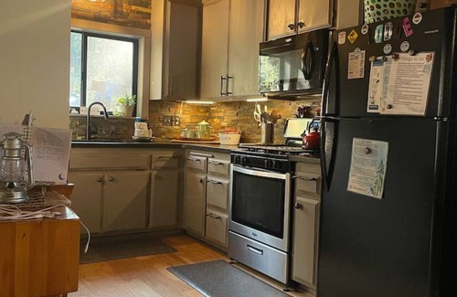 Wrightwood Cabina | Wheelchair Access, Near Ski & Snow Play, Pets OK!