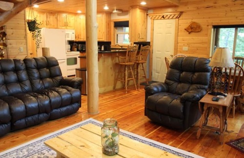 Rea Cabina | Mountain Pines Luxury Cabin 3 Bedrms+Hot Tub+WiFi