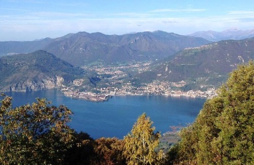 Pisogne Casa | Montaña tranquila en el lago Iseo