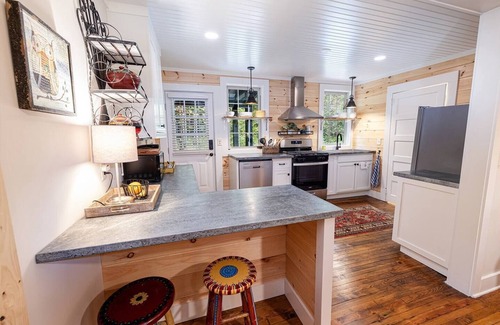 Mountain Rest Cabina | Mountain Rest Cottage Ivy Suite