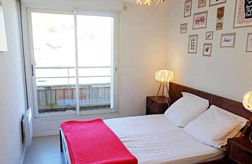 Arette Condominio | Mountain Retreat: 2-Bedroom Apartment with Ski Access in Arette