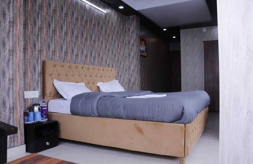 The Mall Road Hotel | Mountain Retreat by 360 Degree
