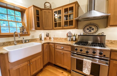 West Dover Casa | ★ Mountain Retreat, Cozy Elegance Near Mt. Snow ★