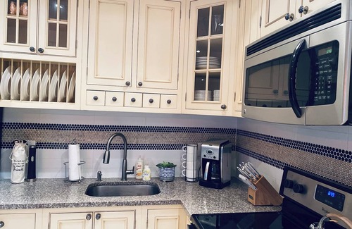 Lackawaxen Casa | Mountain Retreat Masthope-Ski-Boat-Swim. Walk to ski slopes-pools - Pet Friendly