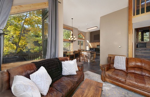 Three Peaks Casa | Mountain Retreat Near Hiking and Golf In Silverthorne