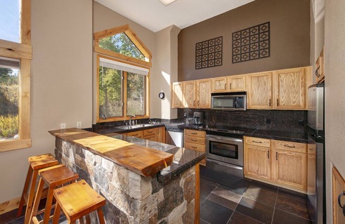 Three Peaks Casa | Mountain Retreat Near Hiking and Golf In Silverthorne