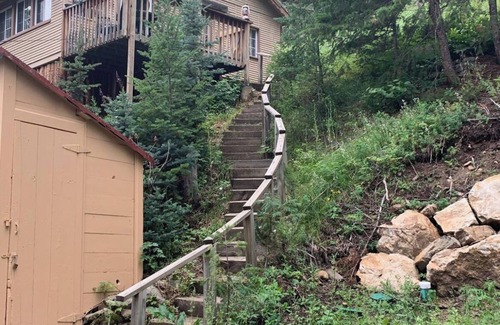 Pinecliffe Cabina | Mountain Retreat, Private trout creek, Fast WiFi