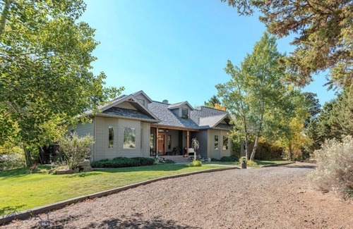Jefferson County Casa | Mountain Retreat with Views, Nature and Comfort