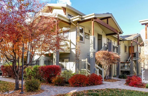 Warm Springs Casa | Mountain Retreats