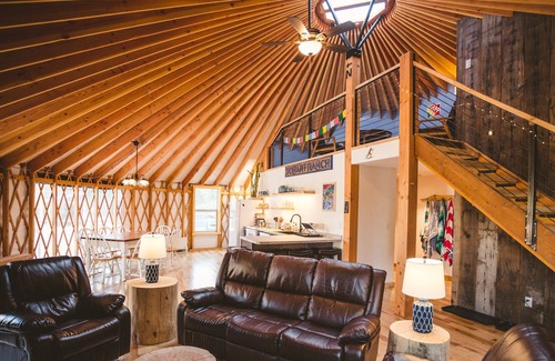 Bozeman Casa | MOUNTAIN ROUNDHOUSE - 16 MILES FROM MAIN STREET BOZEMAN
