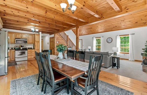 Honey Grove Casa | Mountain Serenity Retreat