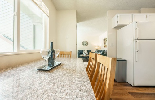 Rockrimmon Condominio | ❤Mountain Springs Condo! 5 guests, Kitchen 2 BR❤