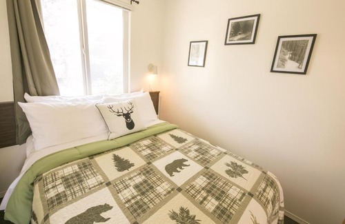 East Kootenay Hotel | Mountain Springs Motel