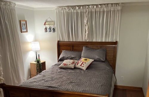 Valley Head Casa | Mountain stream home near snowshoe. Sleeps 8. 3bedroom, 2bath