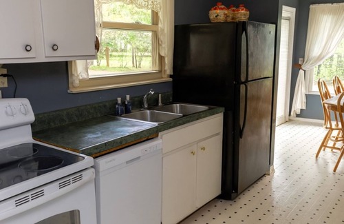 Pigeon Forge Chalet De Esquí | Mountain Stream -Riverside w/ Hot Tub Walk to Pigeon Forge FREE Tickets!