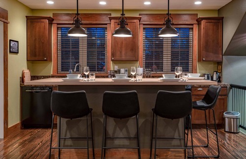 Valley West Casa | Mountain Studio - luxury finishes in upscale neighborhood, e-bikes included!