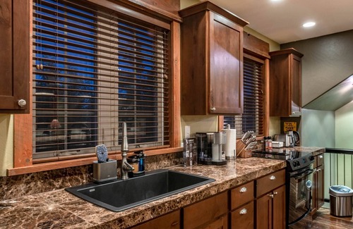Valley West Casa | Mountain Studio - luxury finishes in upscale neighborhood, e-bikes included!