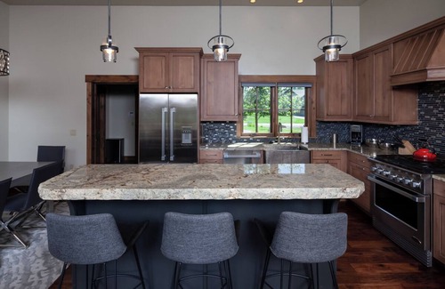 Whitefish Apartamento | Mountain-Style Home w/Fireplace, Patio & Full Access of Resort Amenities