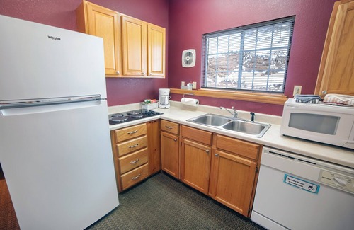 Estes Park Chalet De Esquí | Mountain style one bedroom with fireplace